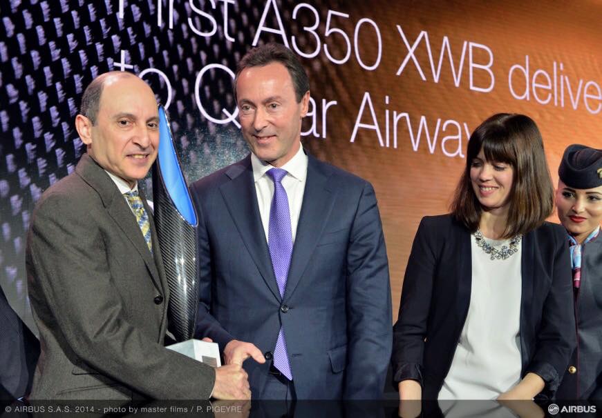 NIDUS: Trophée officiel A350 XWB offert par Airbus à Qatar Airways